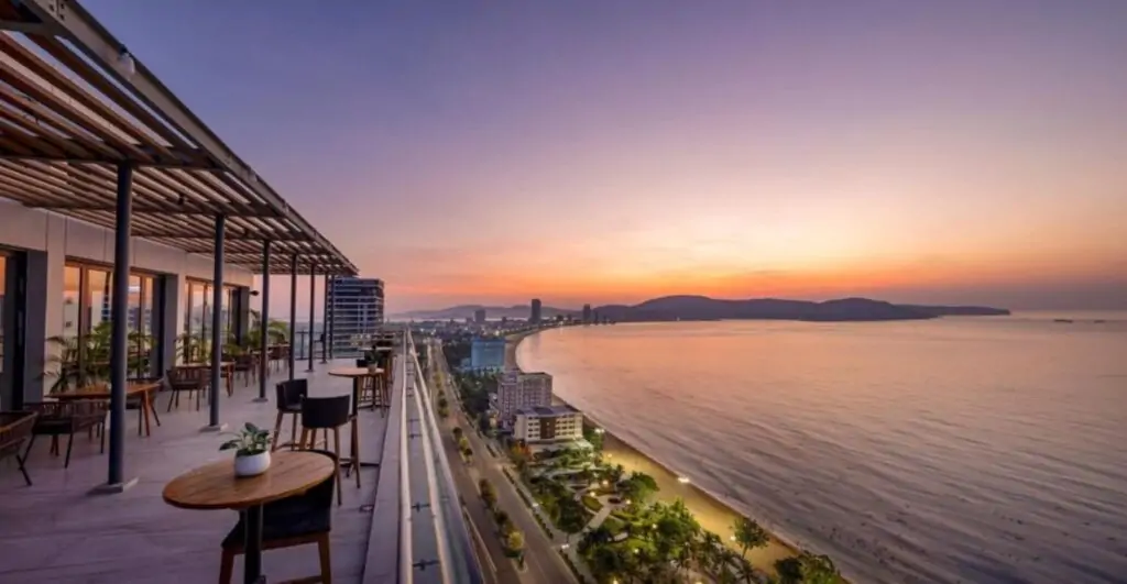 Top Quán Cafe Quy Nhơn Cực Chill Với View Triệu Đô - Tour Hải Giang Merry Land Quy Nhơn